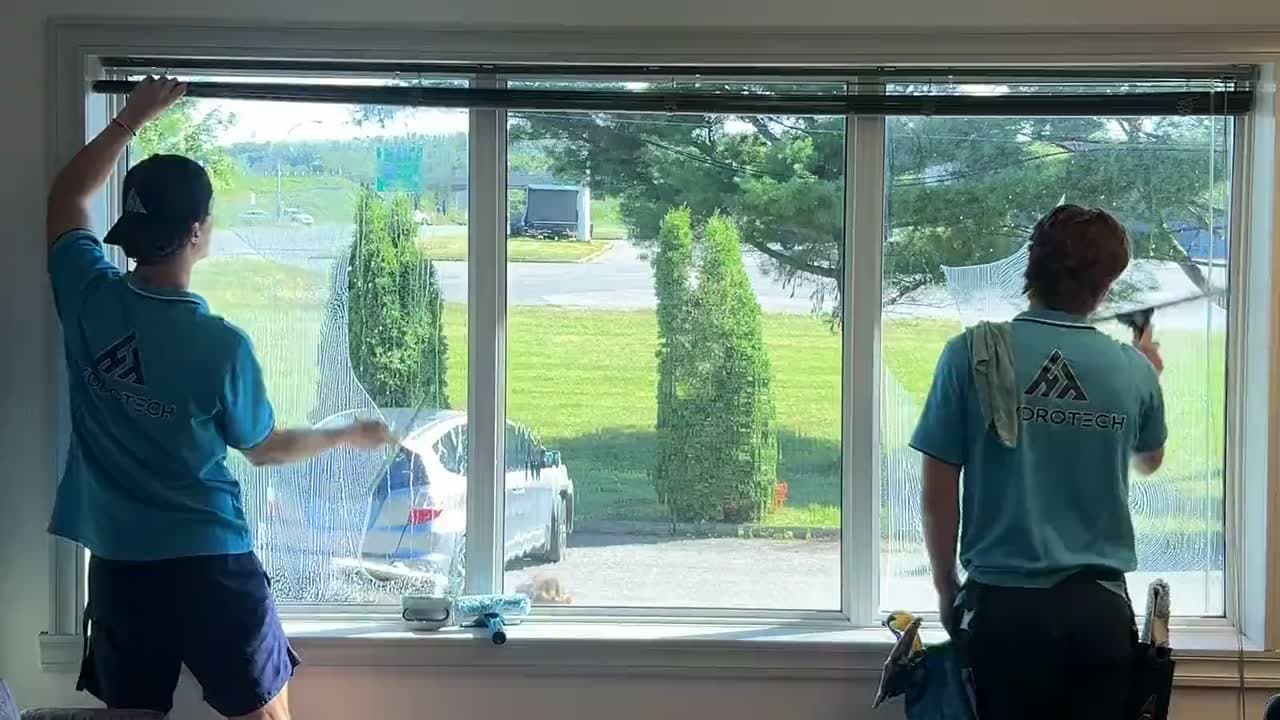 Lavage de vitres commercial par HydroTech
